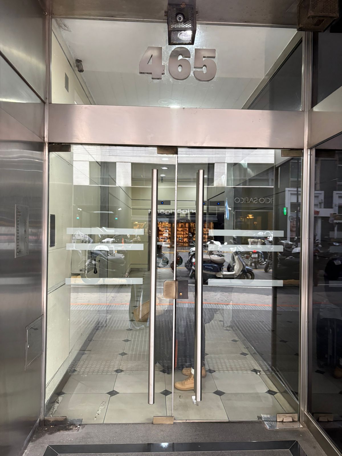 Frente de la Escribanía Pautasso, Av. Corrientes 465, CABA